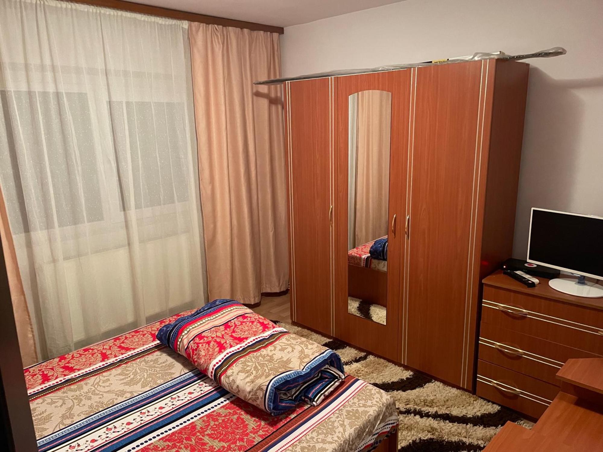 Apartament Petroşani Eksteriør bilde