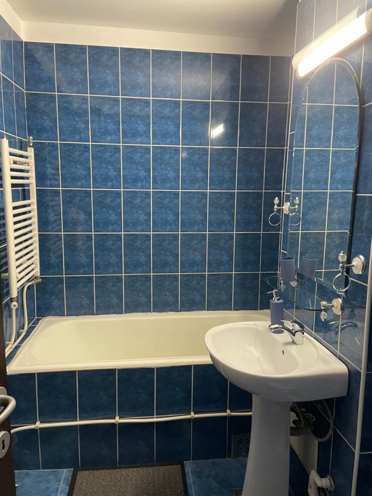 Apartament Petroşani Eksteriør bilde
